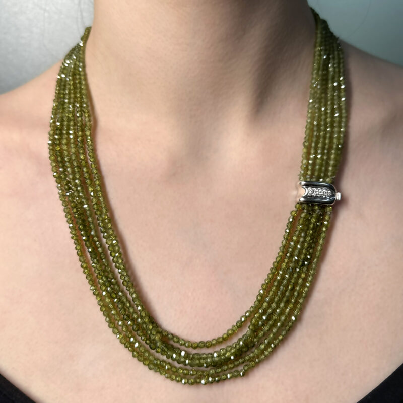 Collana Salomite Verde e Diamanti ct 0.43