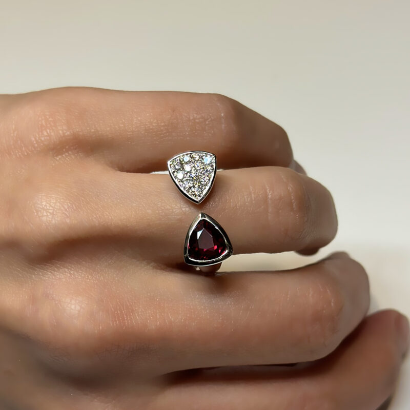 Flavioro Anello Rubino ct 1.80 e Diamanti ct 0.27 G VS