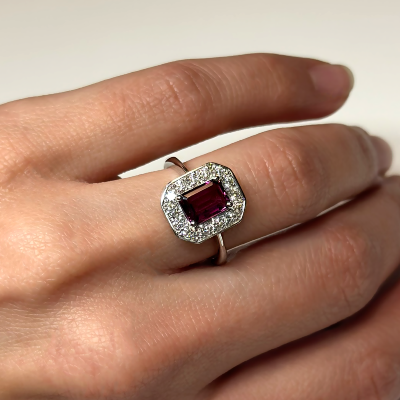 Flavioro Anello Rubino ct 1.40 e Diamanti ct 0.42