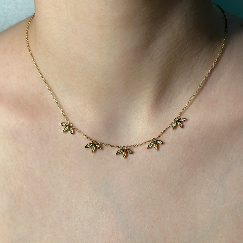 Flavioro Collana Foglie Oro 18kt Diamanti ct 0.30 G VS