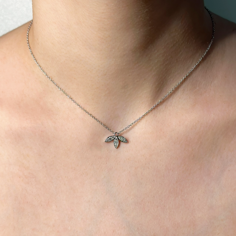 Flavioro Collana Foglia Oro 18kt Diamanti ct 0.16