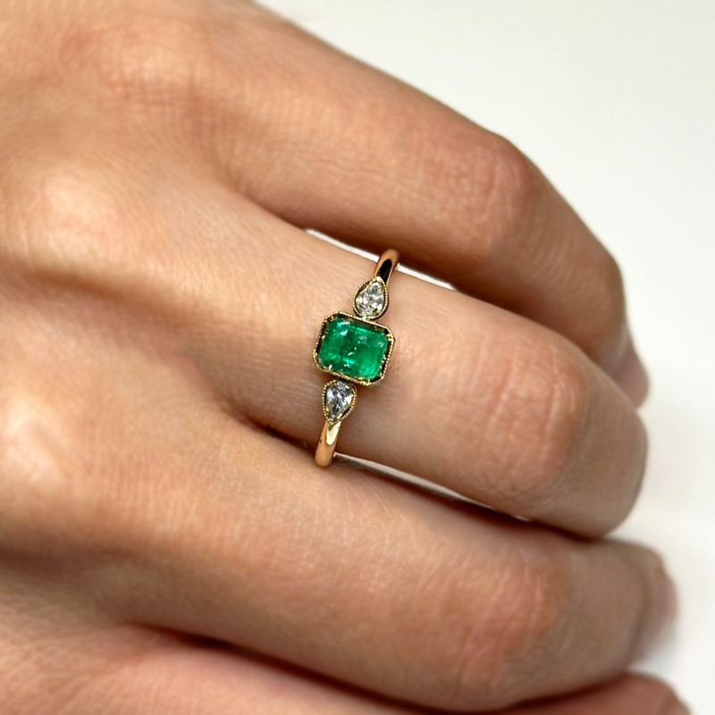 Flavioro Anello Oro 18kt Smeraldo ct 0.47 e Diamanti ct 0.13