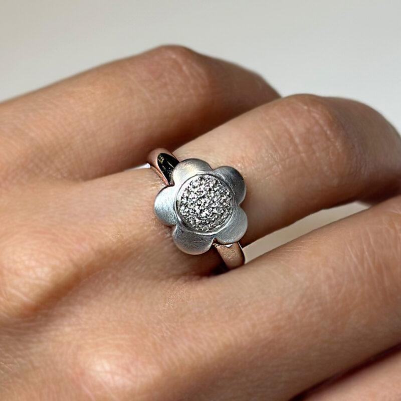 ANELLO FIORE ORO E DIAMANTI