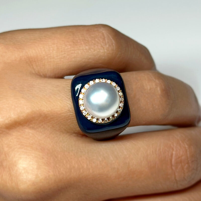 ANELLO PERLA AUSTRALIANA CON SMALTO BLU E DIAMANTI
