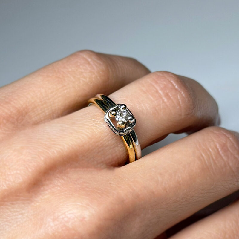 anello solitario oro giallo e bianco 18kt con diamante