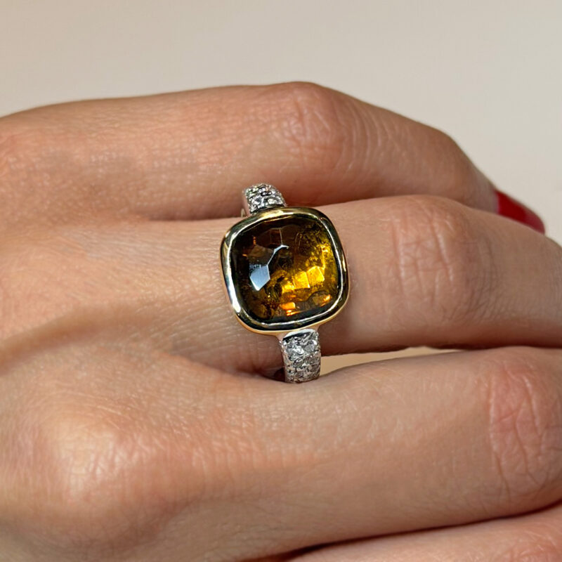 anello quarzo fumè e diamanti oro 18kt