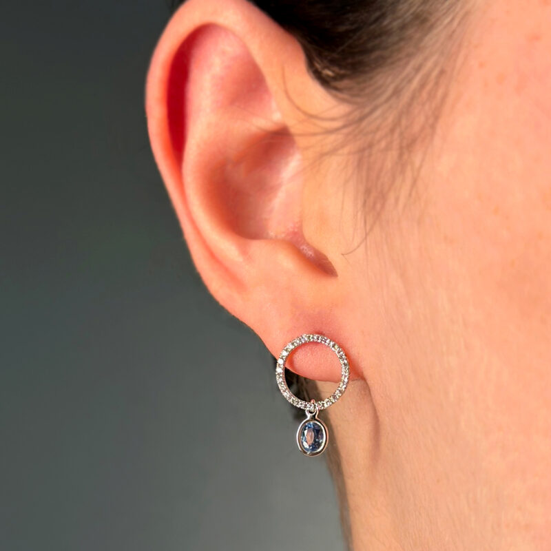Orecchini cerchio oro 18kt diamanti e zaffiri